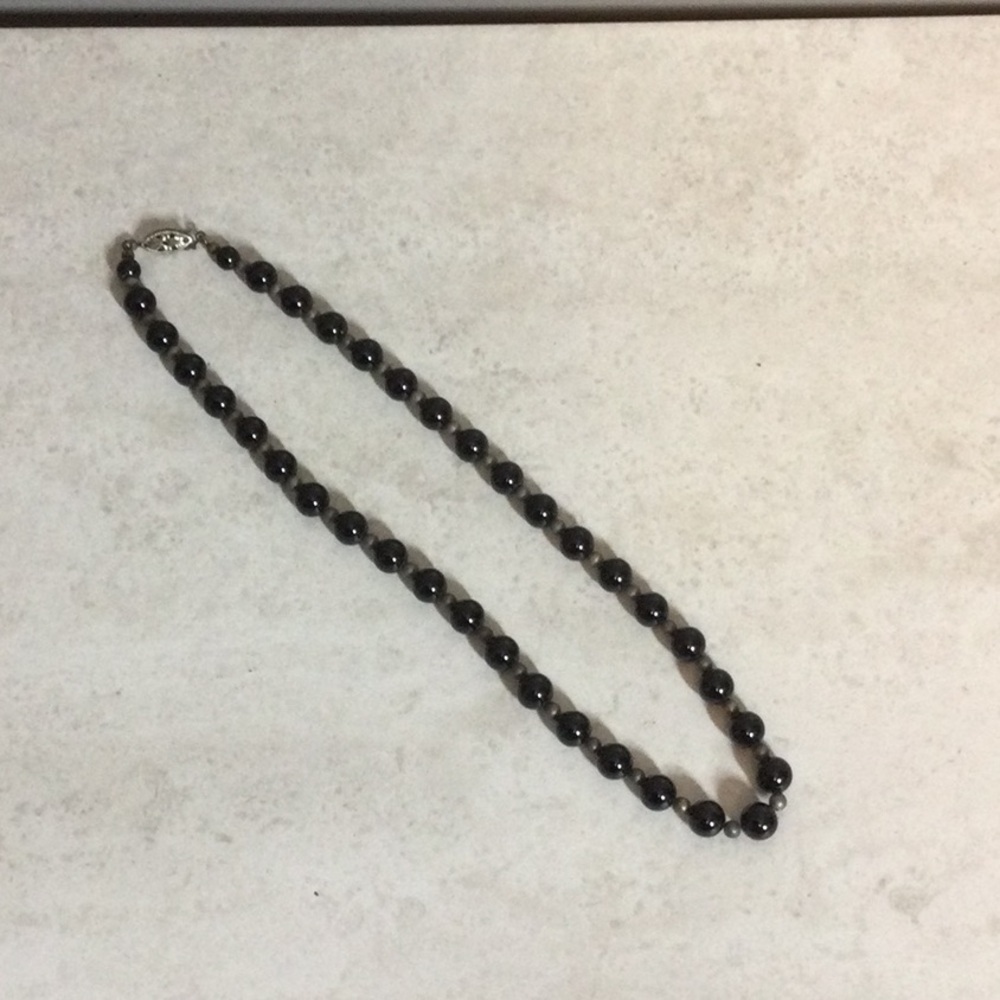 Black round with gray bead necklace